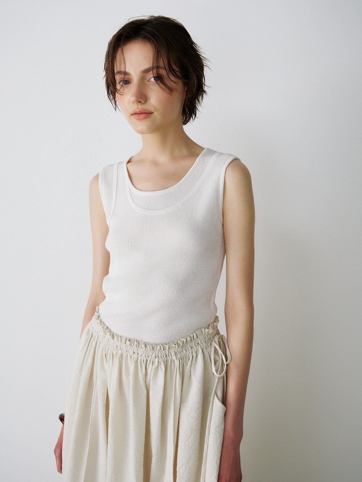 TRIMMING SLEEVELESS KNIT TOP - 2 COLORS IVORY