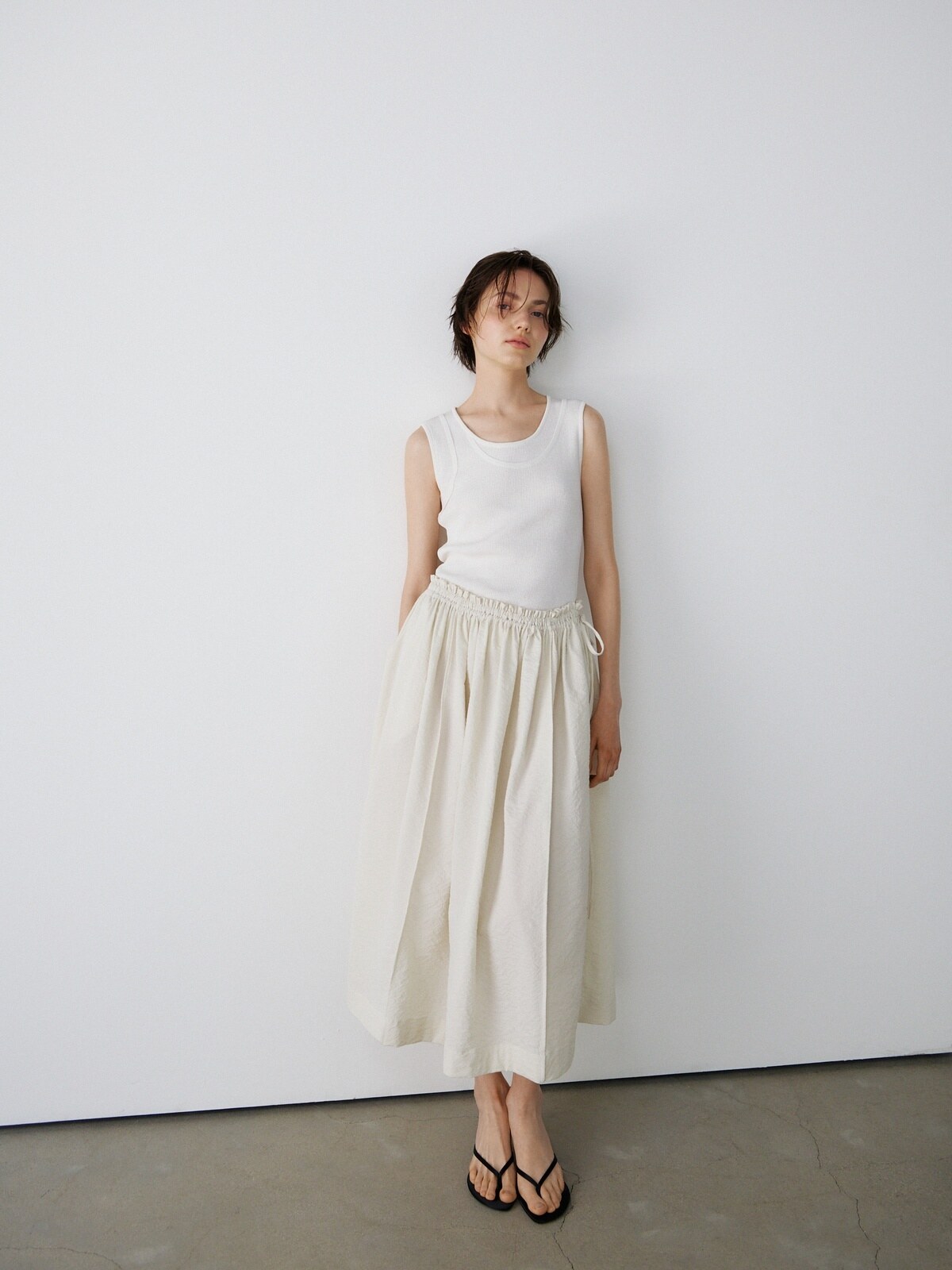 TRIMMING SLEEVELESS KNIT TOP - 2 COLORS IVORY