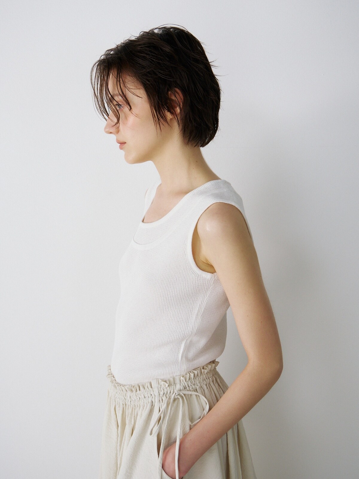 TRIMMING SLEEVELESS KNIT TOP - 2 COLORS IVORY