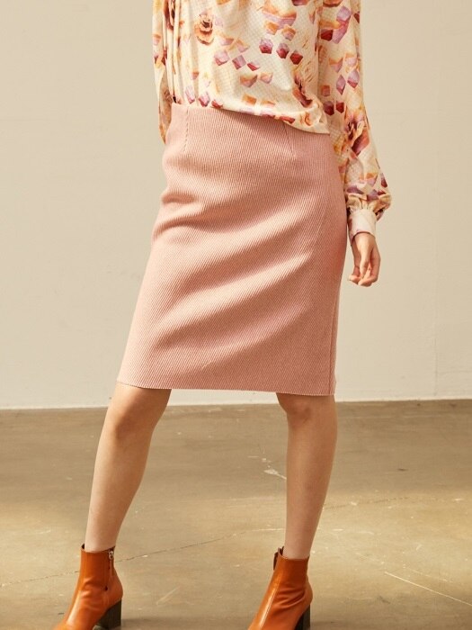 Pink wool midi skirt