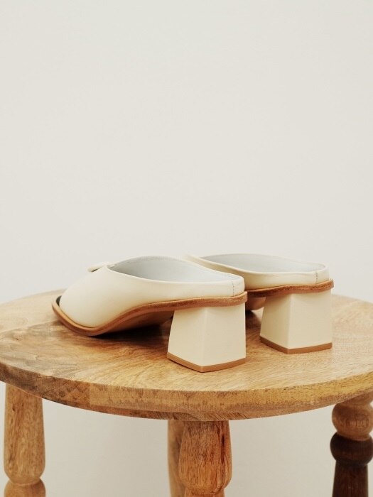 Button square mules Ivory