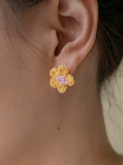 Pastel mini flower earring