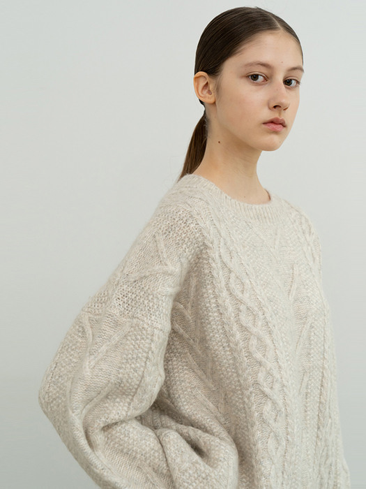 CREW NECK CABLE KNIT SWEATER TOP