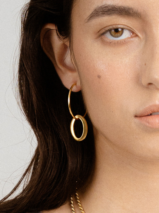 ling & round earring