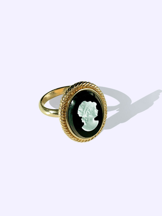 Cameo ring, GOLD