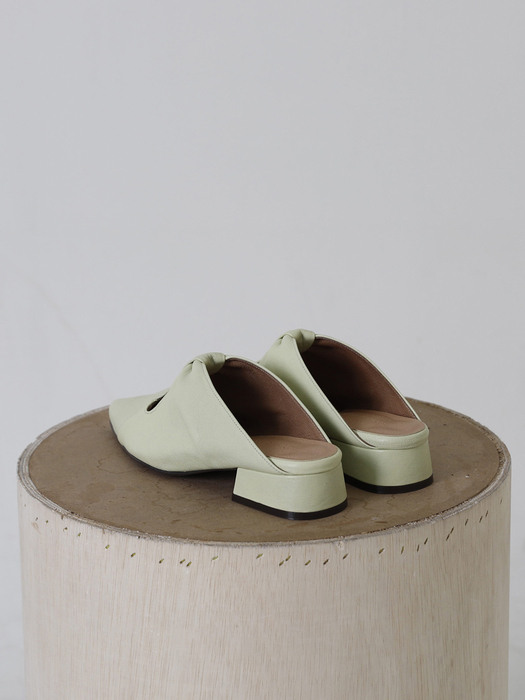 Pointed ribbon mules Melon