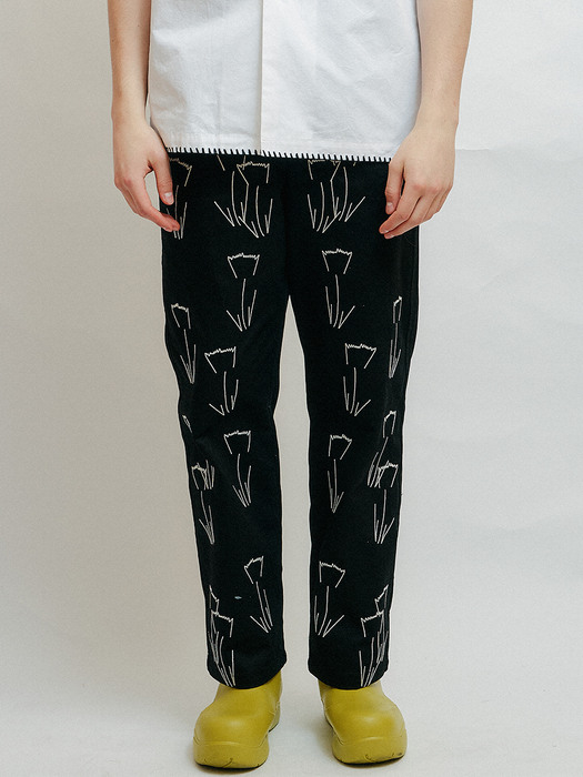 Blossom embroidered denim pants black
