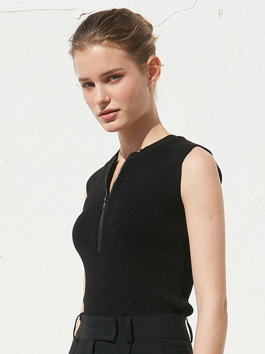 OU665 zip up sleeveless knit (black)