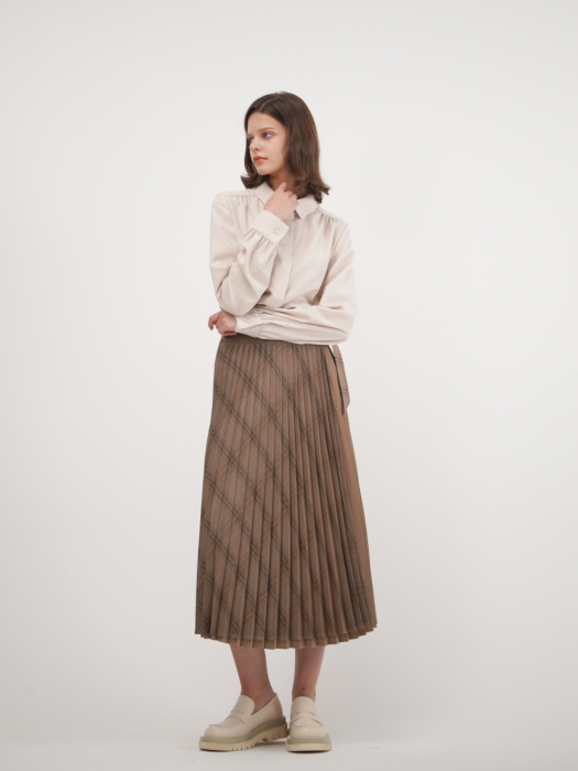 Patched Pleated Wrap Skirt_Sand