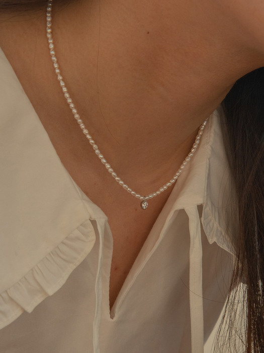 Romantic Pearl Necklace