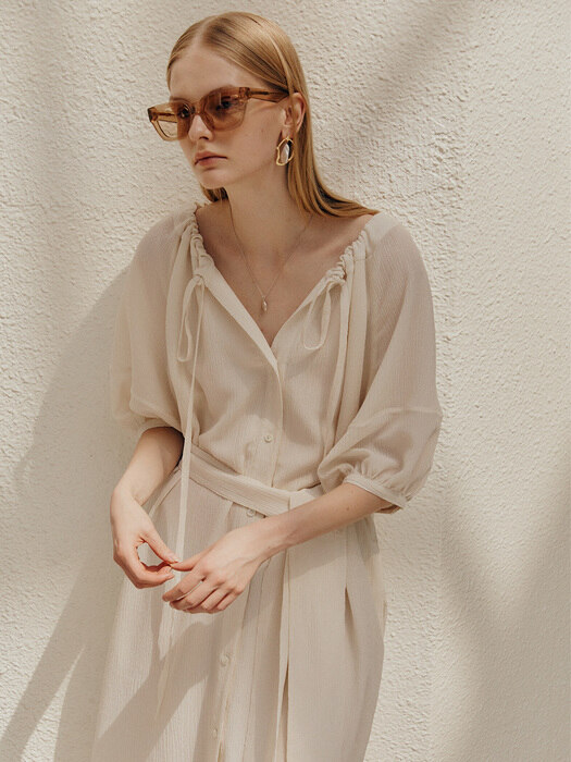 [단독][Fabric From JAPAN] ESTHER Volume Neck String Point Reversible Pleated Dress_Ivory