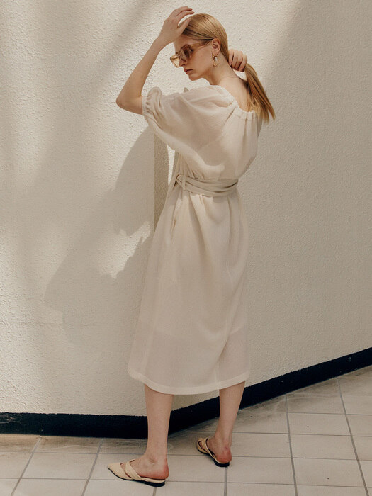 [단독][Fabric From JAPAN] ESTHER Volume Neck String Point Reversible Pleated Dress_Ivory