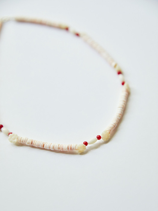 CORAL NECKLACE(WHITE FLOWER)