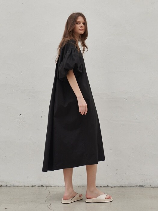 VOLUME SLEEVE DRESS_BLACK