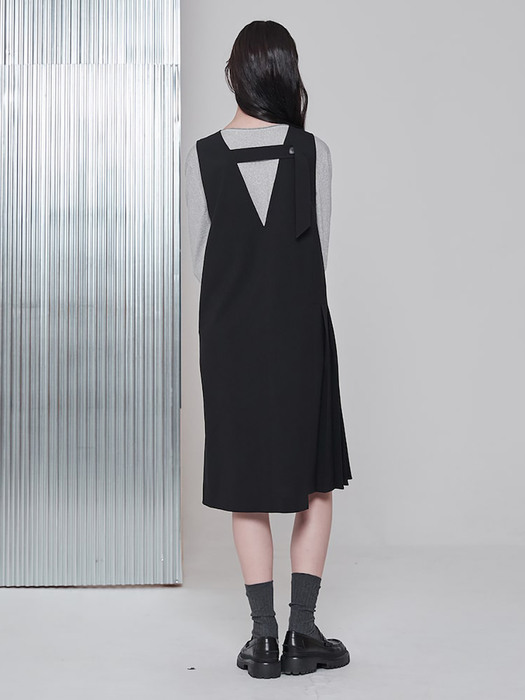 Pleats Detail Sleeveless Dress  Black (KE2871M015)