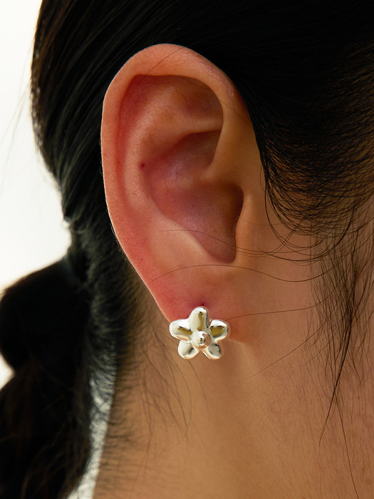 Flower earring