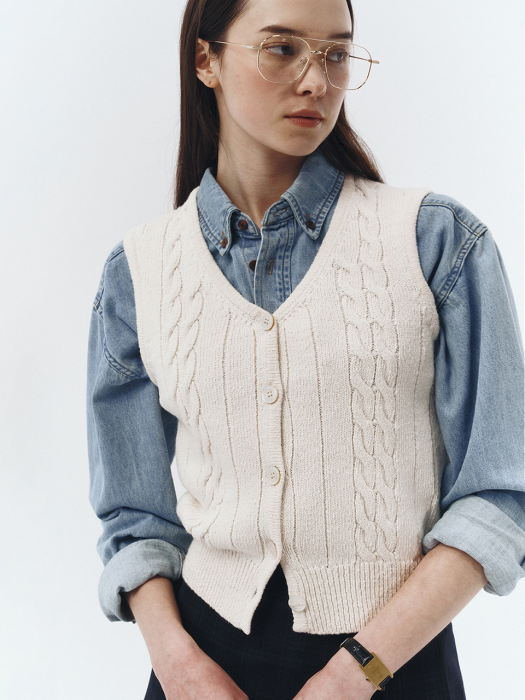 BUTTONED CABLE KNIT VEST CREAM_UDSW3B126CR