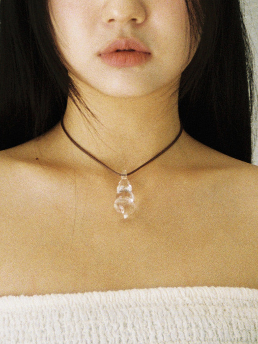 Glass Sea Shell Necklace - Transparent