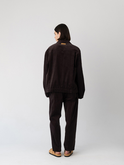 CORDUROY PLEATED TROUSERS [BROWN]
