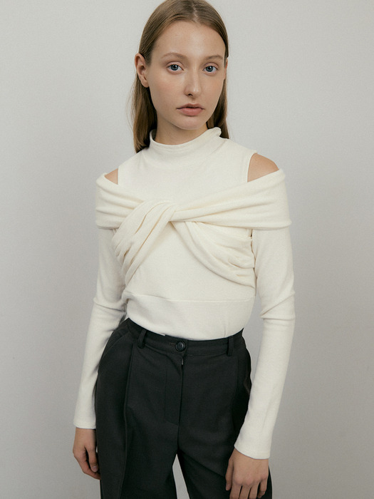 comos 966 turtleneck layered twisted T-shirt (ivory)