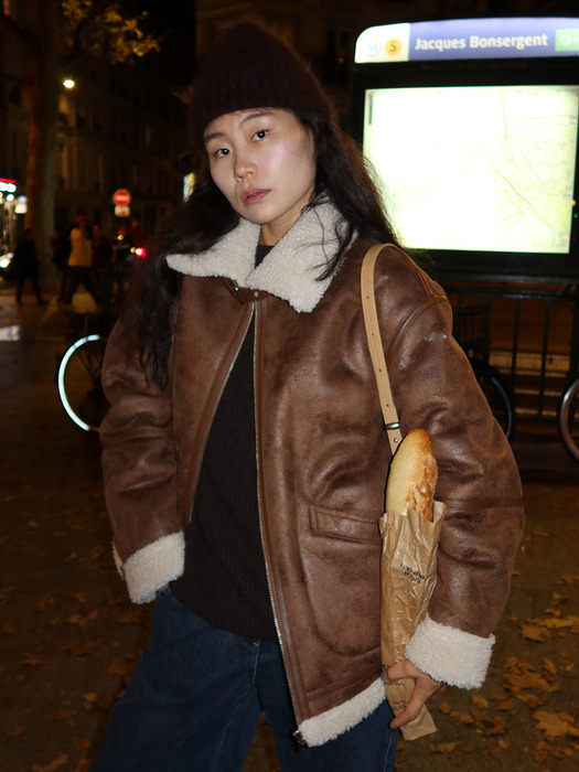 [단독] Oversized Shearling Mustang Jacket SM3WJ433-93