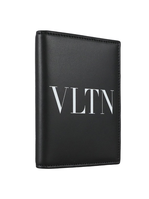 발렌티노 VLTN 로고 프린팅 여권 카드지갑 2Y2P0R66 LVN 0NI
