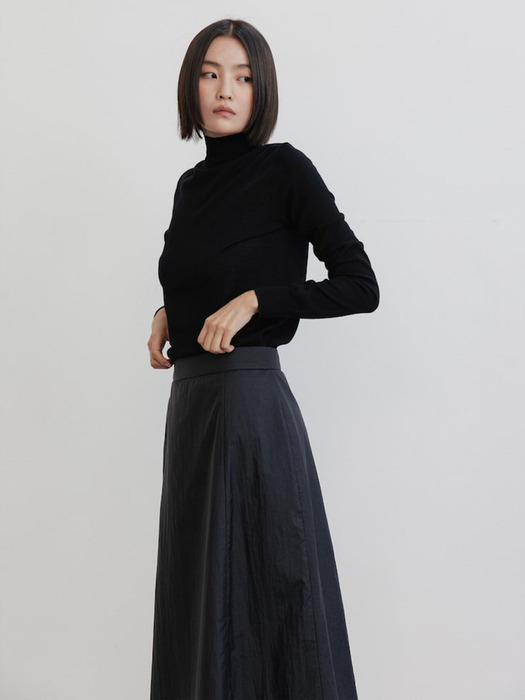 Padded Long Skirt  Black (WE3Y27T955)