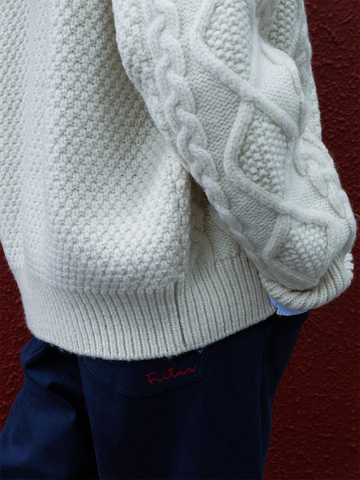 The Cowichan Sweater Granma Ivory_ F234KN04