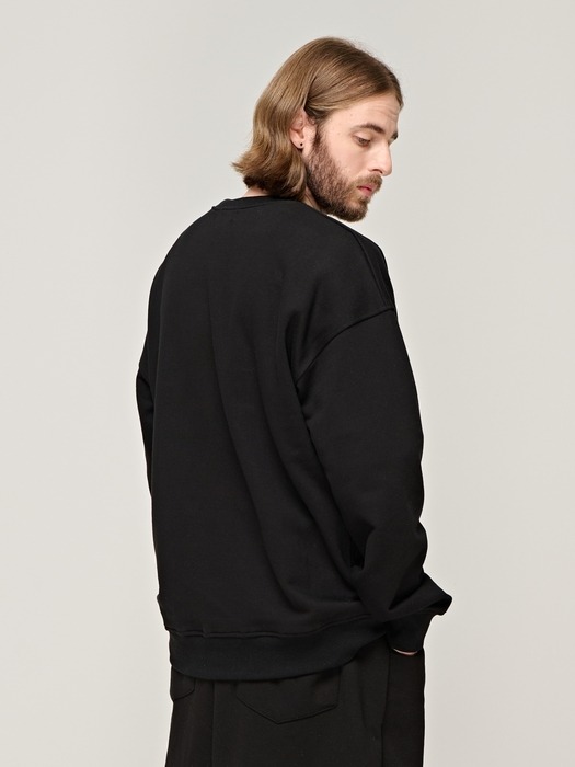 CB ESSENTIAL SWEATSHIRT (BLACK)