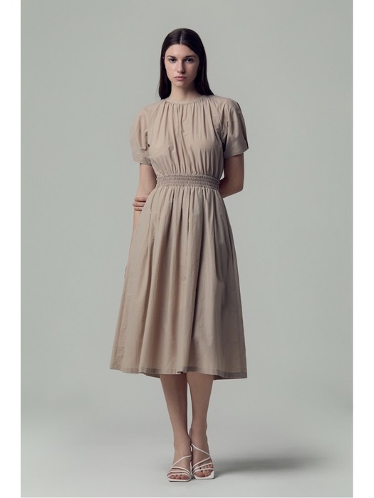 (PW2E4WOP404WLE) 퍼프 슬리브 스모킹 드레스