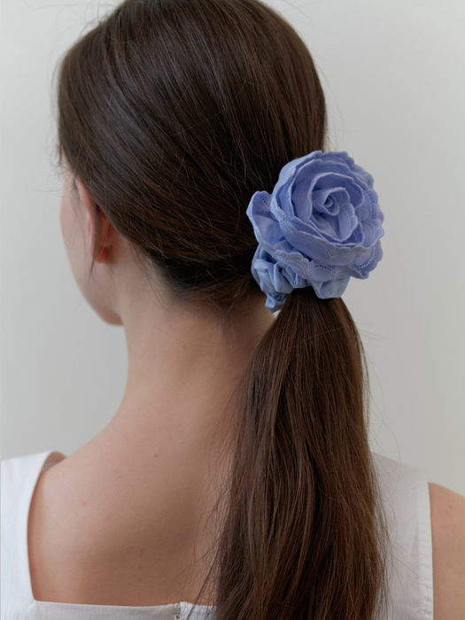 cooing rose scrunch - blue