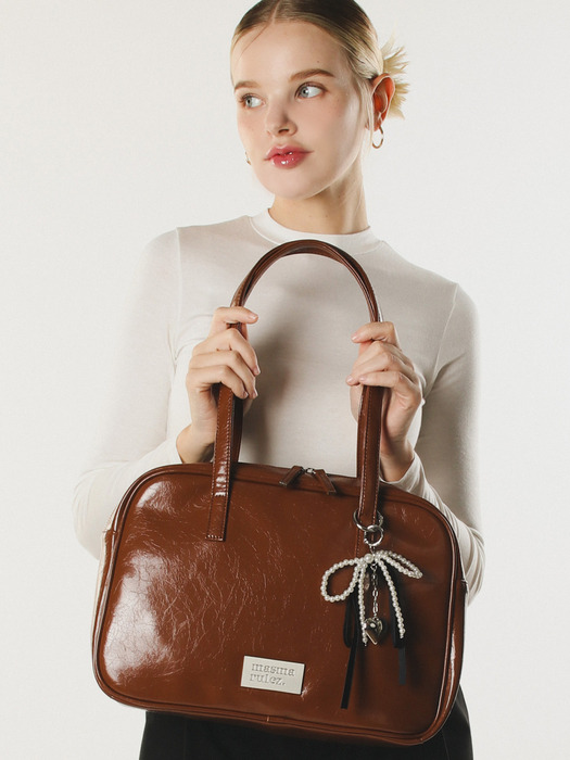 304 leather pouch shoulder bag _ Brown