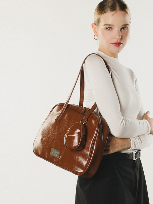 304 leather pouch shoulder bag _ Brown