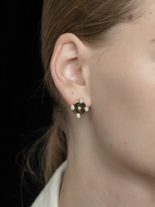 glam quarter pendant earrings_small
