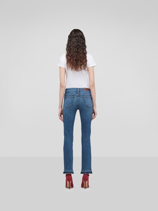 HIGHRISE STRAIGHT JEANS