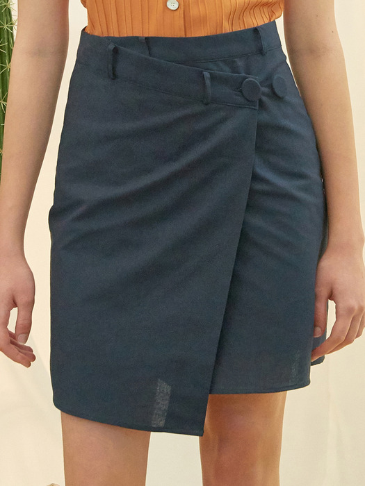 iuw664 unbalance button skirt (navy)