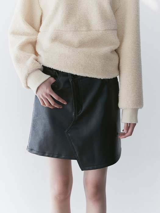 Unbalanced Faux Leather Skirt - Black (KE0Y27M015)