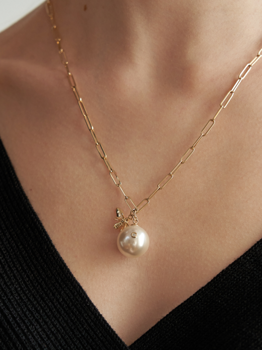 Honey Bee Pearl Chain Necklace_NZ1115