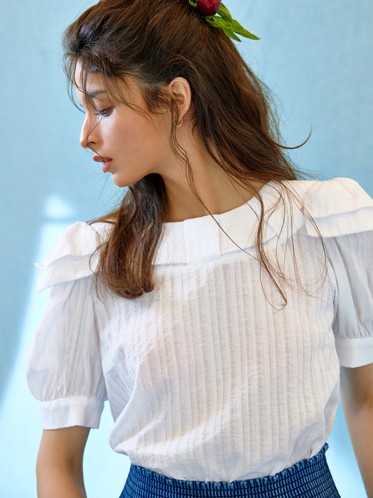 Ribbon-shoulder cotton blouse