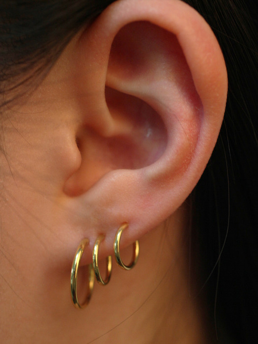 LU127 Basic round gold earrings