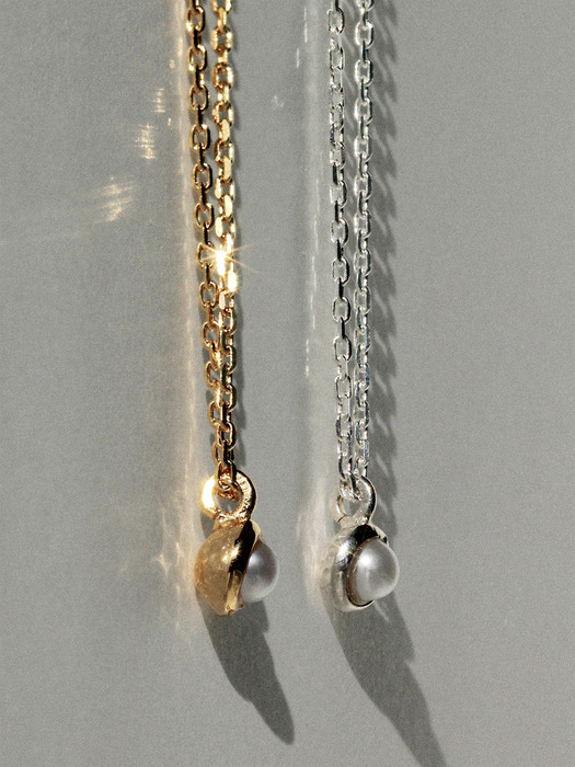 Bonnie pearl necklace