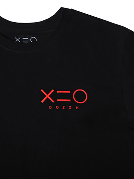 RED X=O T-SHIRTS IN BLACK