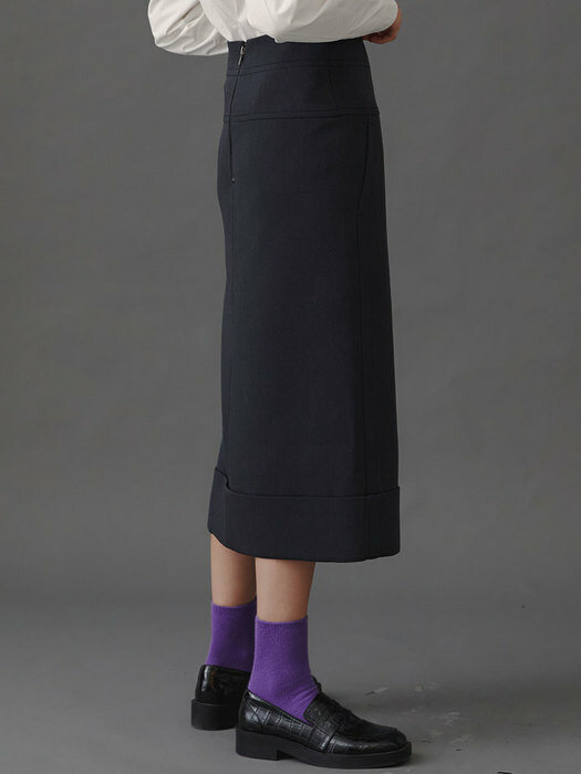 Denish Rollup Front Slit Midi Skirt_Dark Gray