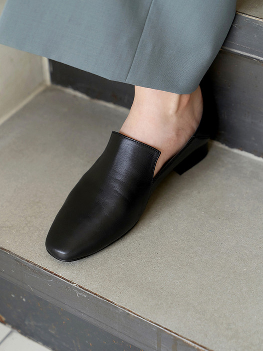 CLASSIC LEATHER BABOUCHE LOAFERS [BLACK]