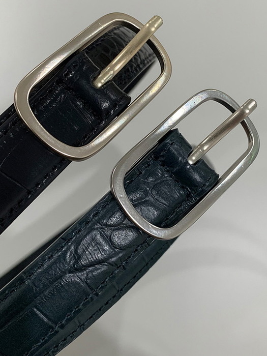Classic leather belt-