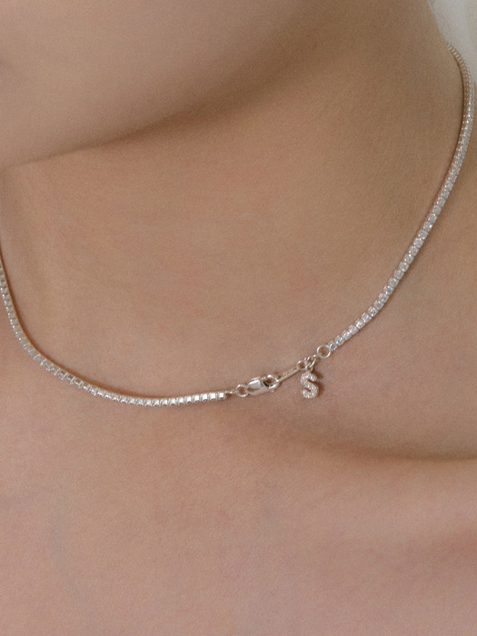Sparkle letter necklace (short) 스파클 레터 네크리스