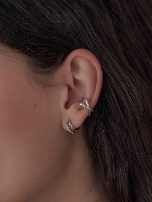 Carat line earrings