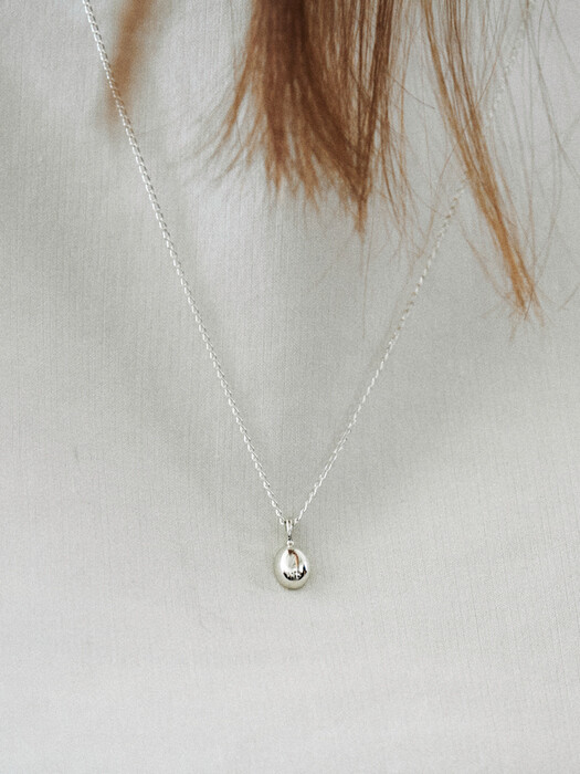 PETIT BALL NECKLACE