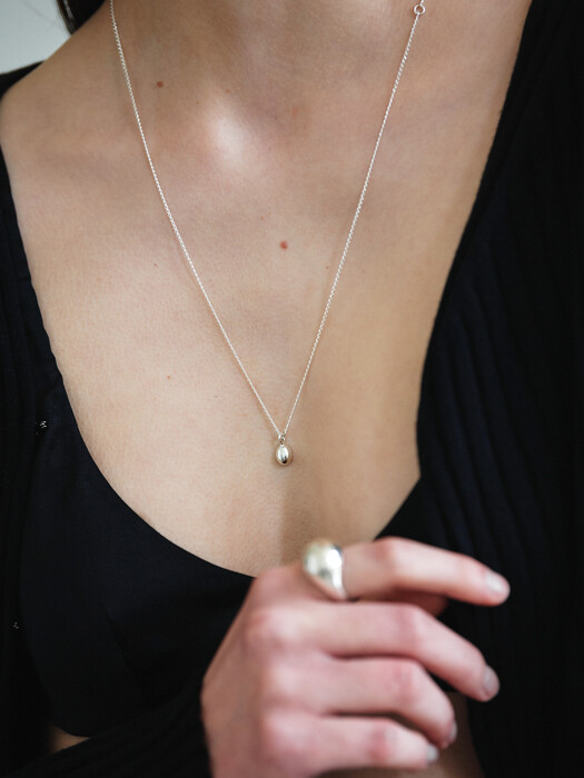 PETIT BALL NECKLACE