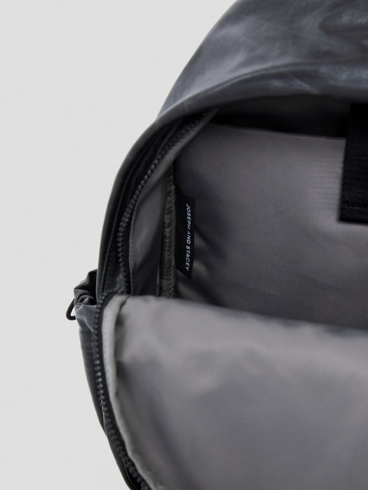 Daily Pocket Backpack S_Vegan Leather Roast Black
